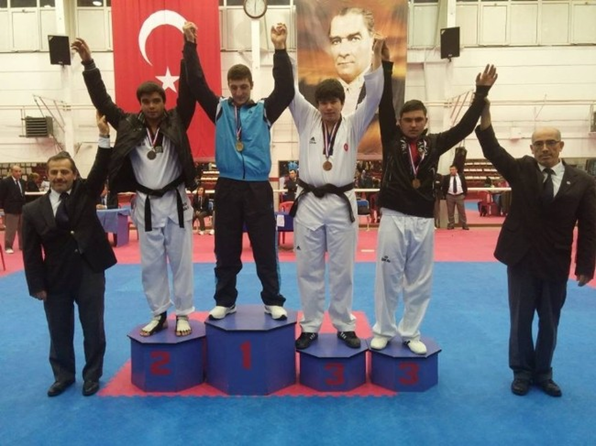 Mamaklı Tekvandocular Kupaya Doymuyor