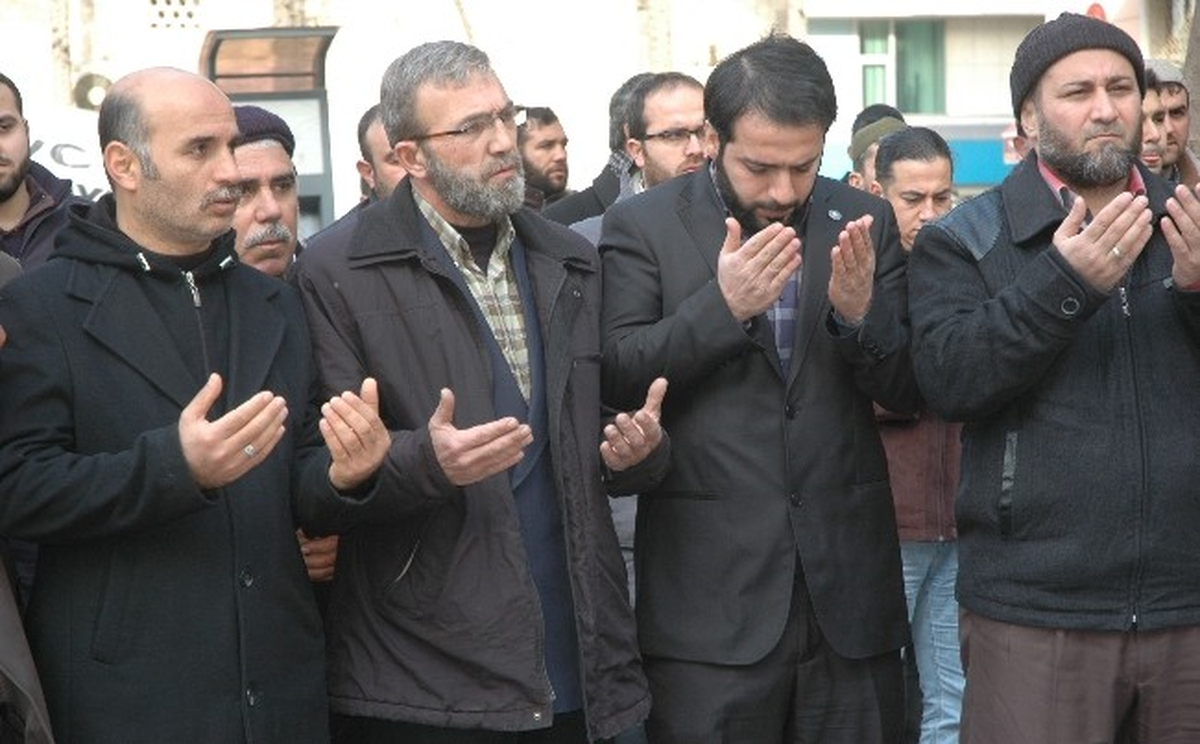 Molla İçin Adana\'da Gıyabi Cenaze Namazı Kılındı