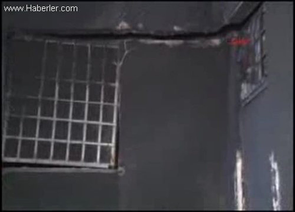 Mühürlü Apartmanın Sakinlerine Hırsız Şoku