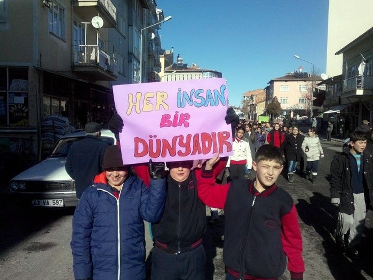Öğrenciler İnsan Hakları Yürüyüşü