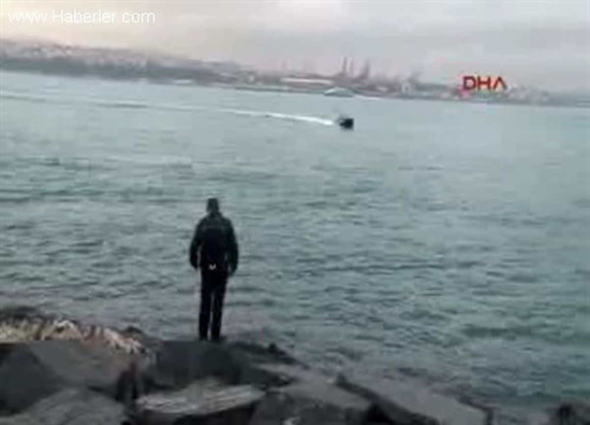 Polis Denizde Ceset Aradı