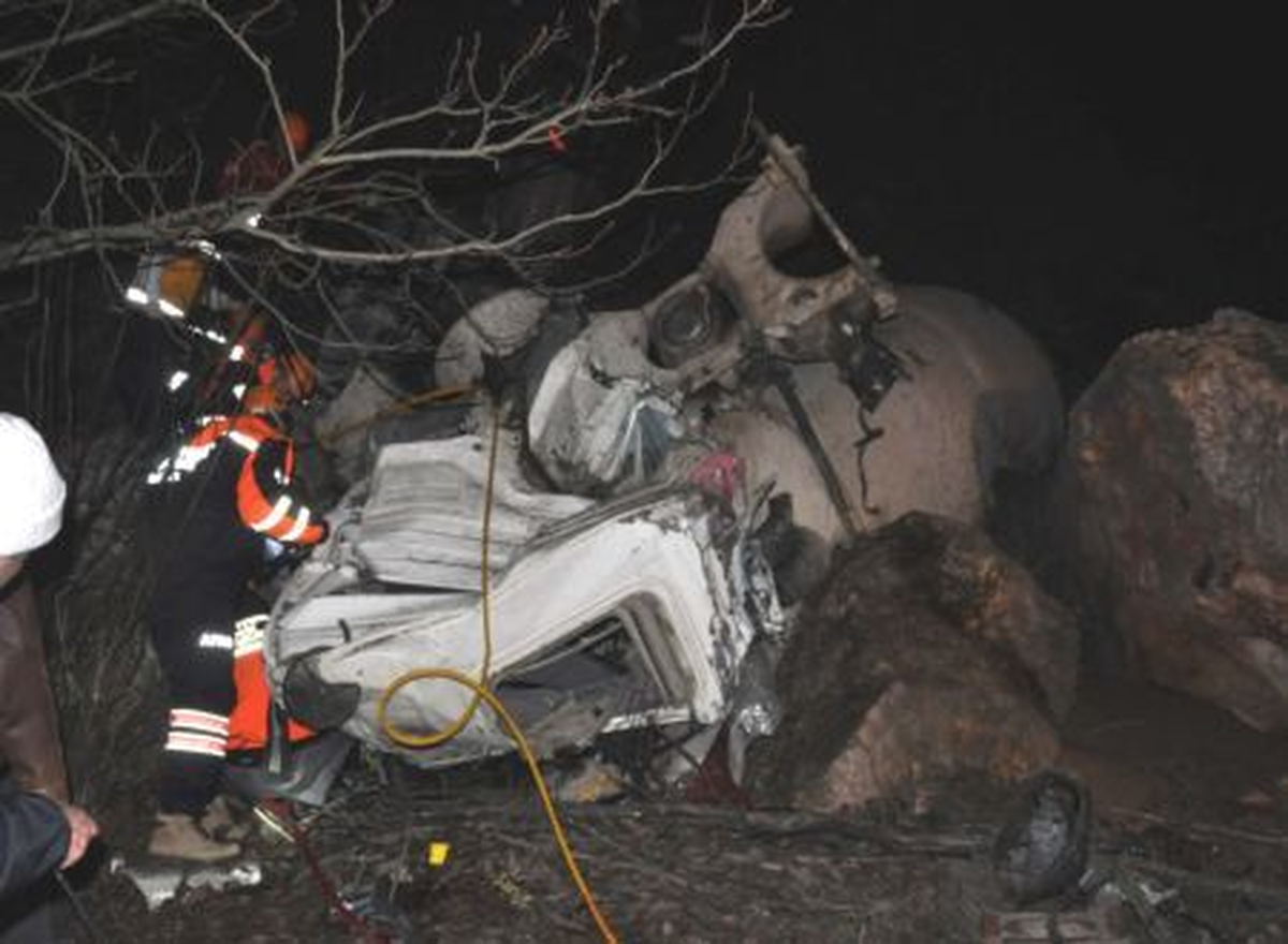 Şarampole Devrilen Beton Mikserinin Sürücüsü Yaralandı