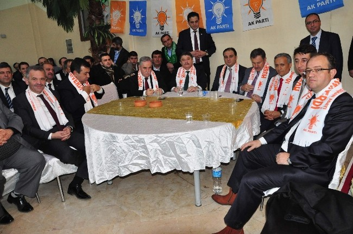 Tanrıverdi, Manisa\'da Partilileriyle Buluştu
