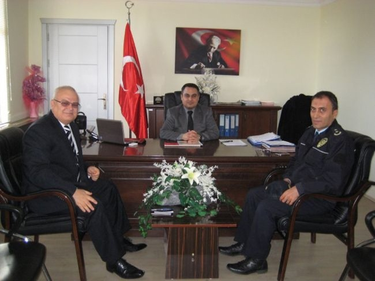 Uşak Emniyet Müdürü Toprak, Eşme Kaymakamı Halim\'i Ziyaret Etti