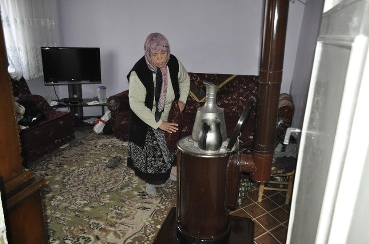 Yaşlı Kadın ve Torunu Karbonmonoksit Gazından Zehirlendi