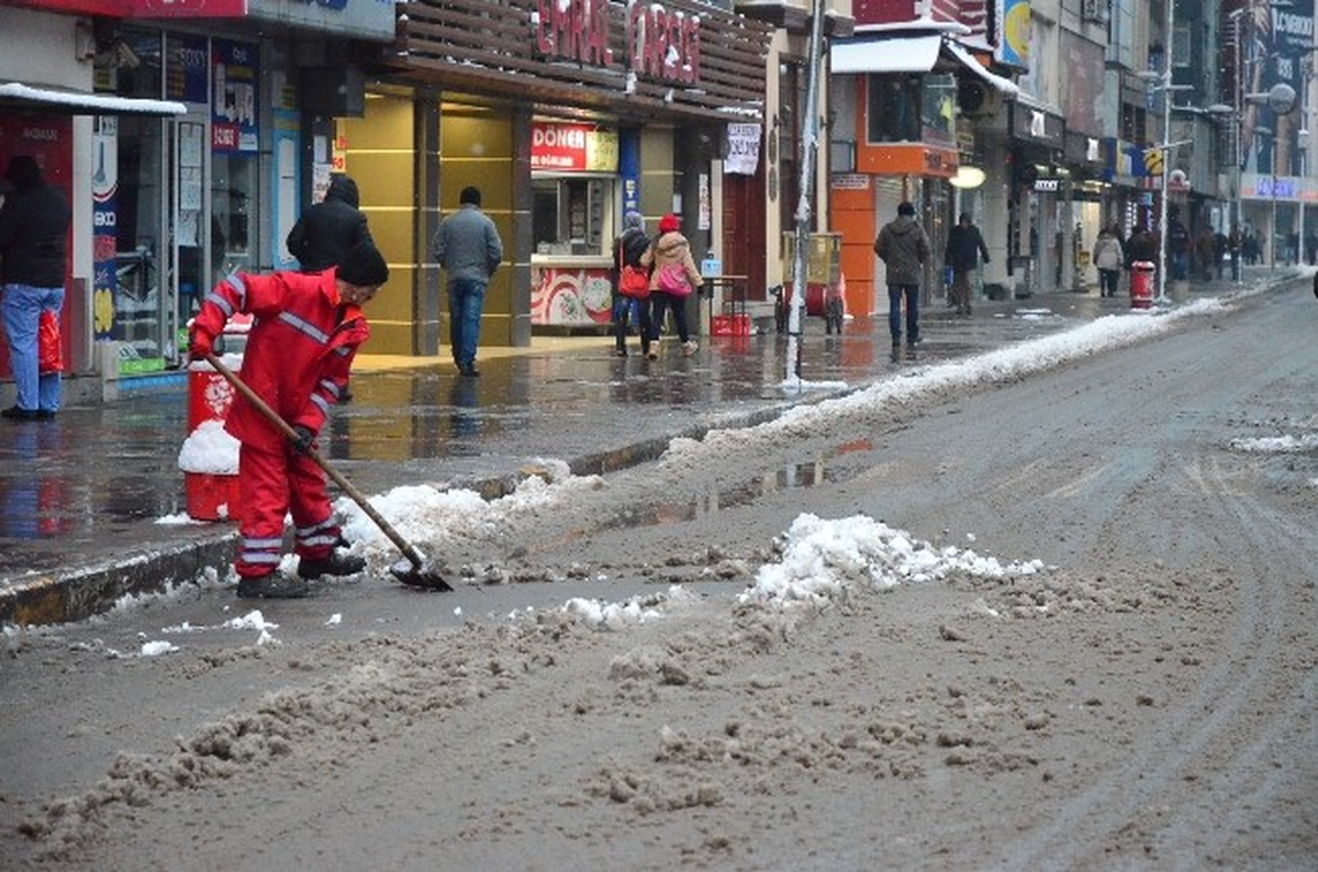 Zonguldak\'ta Okullar 1 Günlüğüne Tatil Edildi