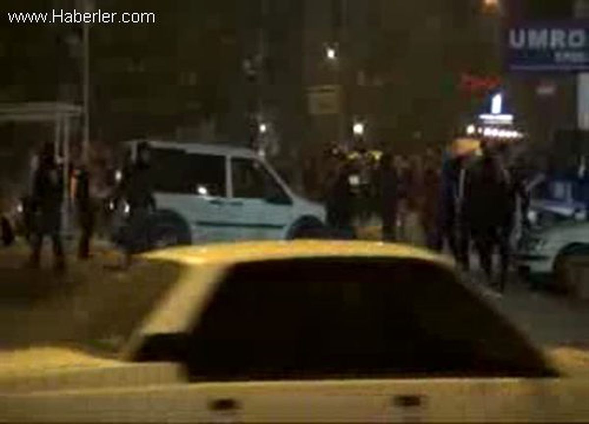 Adana\'da Taraftarlar Polisle Çatıştı