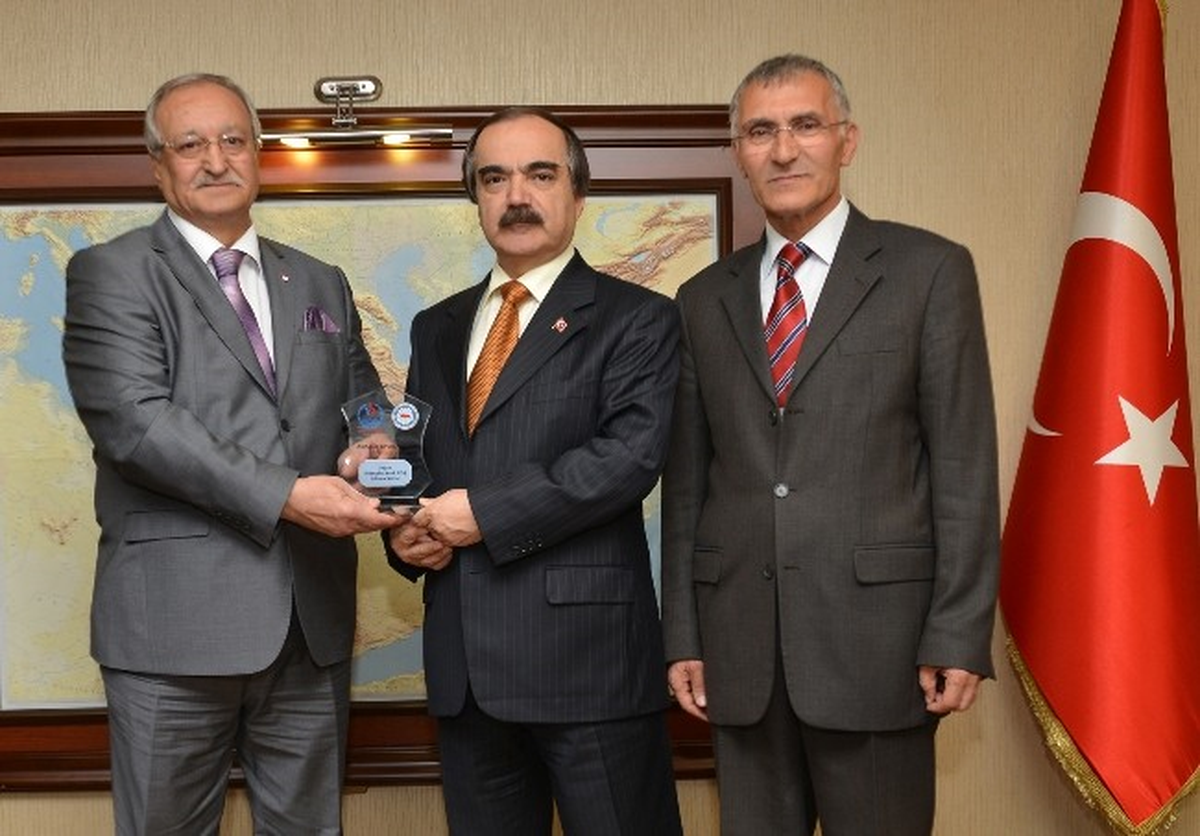 Amatör Spor Kulüplerinden Vali Coş\'a Teşekkür