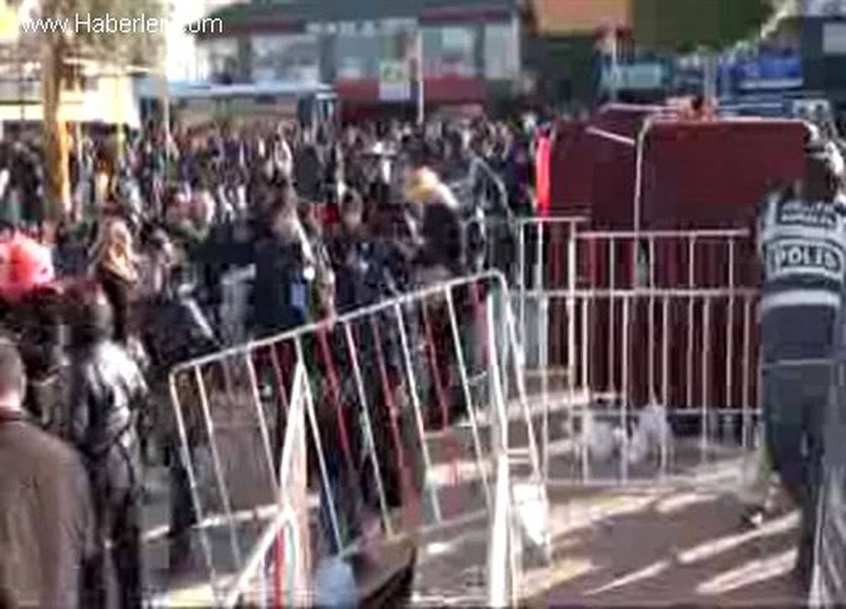 Antalya ) Başbakan Erdoğan, \'Kimse Türkiye Üzerine Operasyon Yapamaz\'