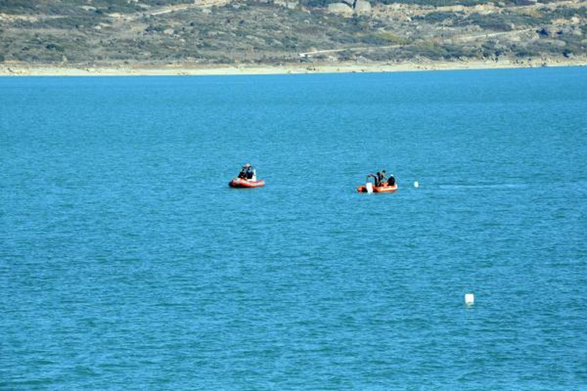 Baraj Gölünde Kaybolan İki Kişi Sonar Cihazıyla Aranıyor