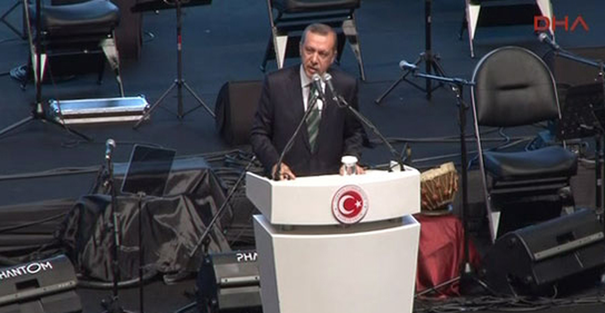 Başbakan\'a Şeb-i Arus\'da Protesto ve Destek