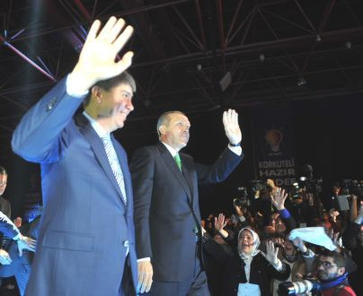 Başbakan Recep Tayyip Erdoğan, Antalya Büyükşehir Belediye Başkan Adayının AK Parti Genel Başkan...