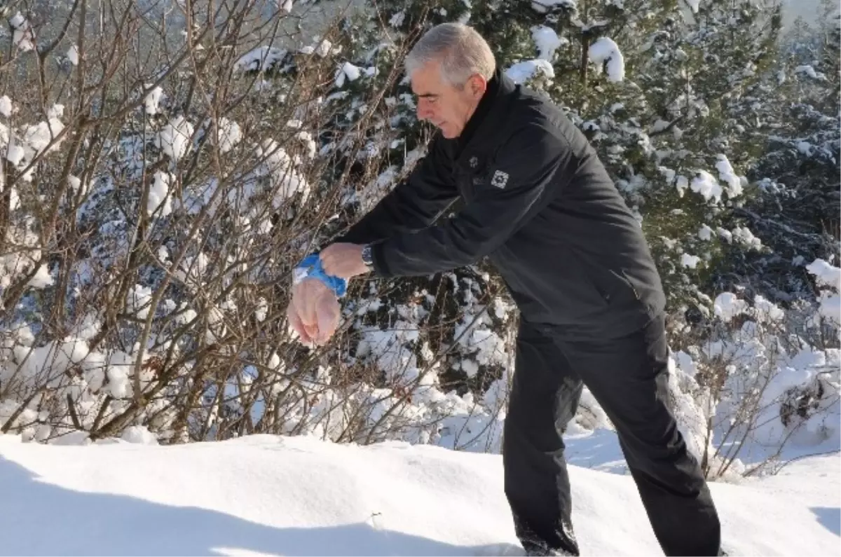 Başkan Yenihan'dan Yaban Hayata Yem