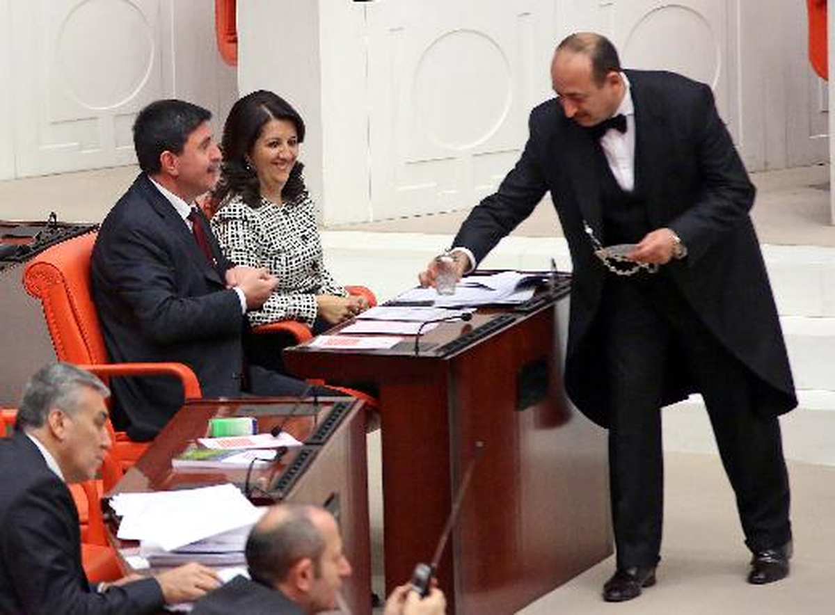 BDP\'li Tan Gazlı Su İstedi, Başkanvekili Soda Gönderdi