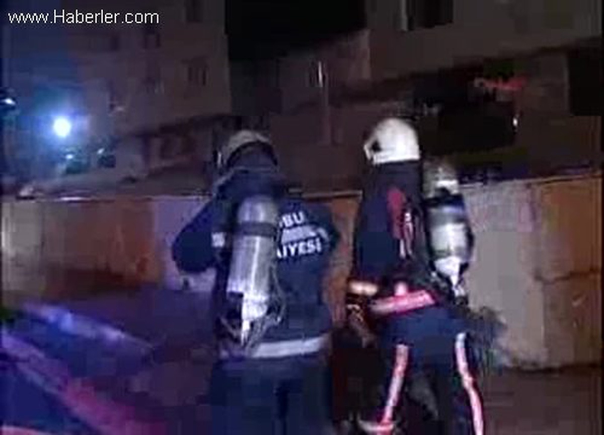 * Beylikdüzü Mermerciler Sanayi Sitesi\'nde Bulunan Bir İş Merkezi Yangın Çıktı.