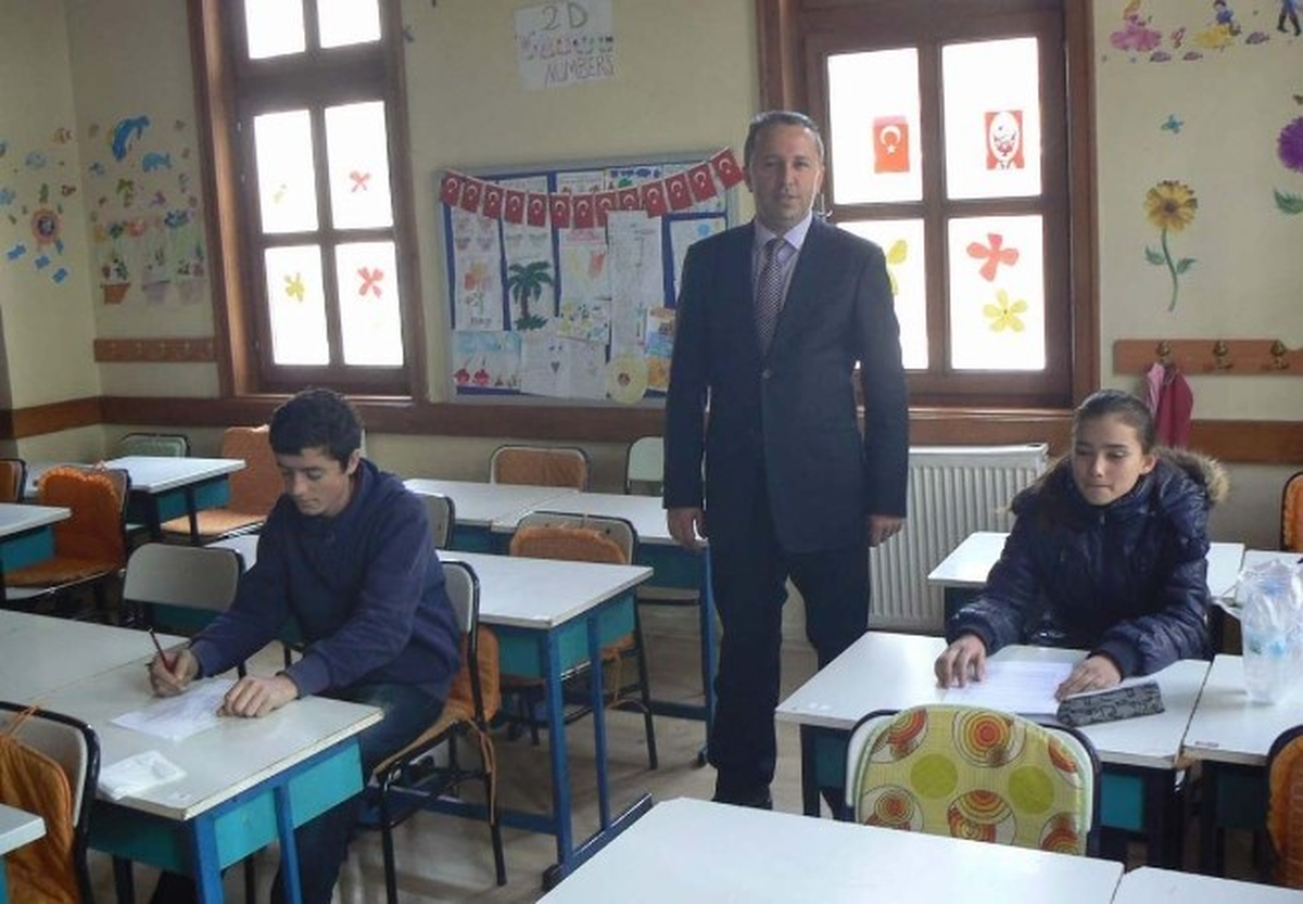 Bozüyük\'te Ortaöğretime Geçiş (Oges) Mazeret Sınavı Yapıldı