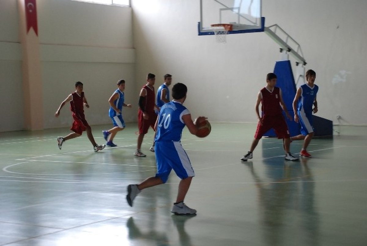Didim\'de Liselerarası Basketbol Karşılaşmaları Başladı