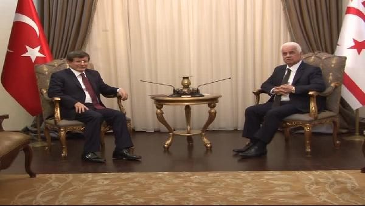 Dışişleri Bakanı Davutoğlu, KKTC\'de