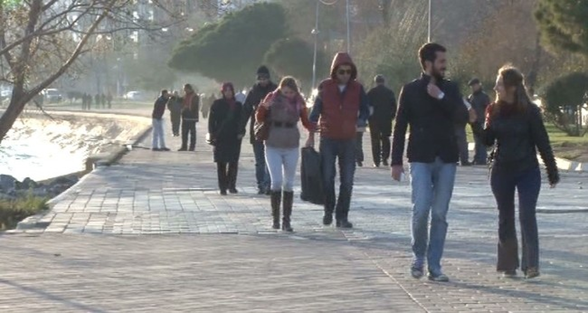 Doğuda Kar, Batıda Güneş