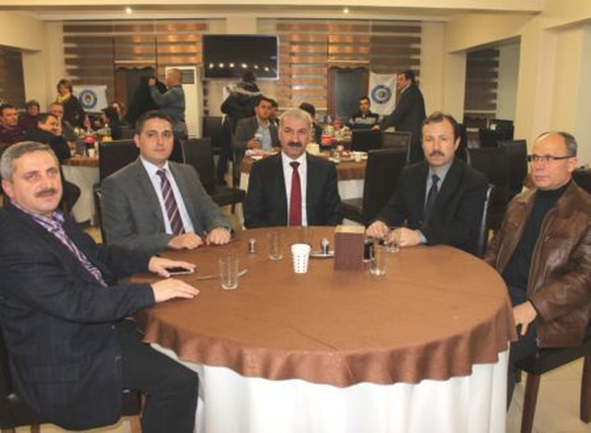 Eğitim-Bir-Sen Üyeleri Yemekte Buluştu