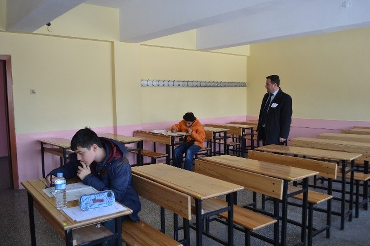 Elbistan\'da Öğrenciler Mazeret Sınavlarına da Girmedi