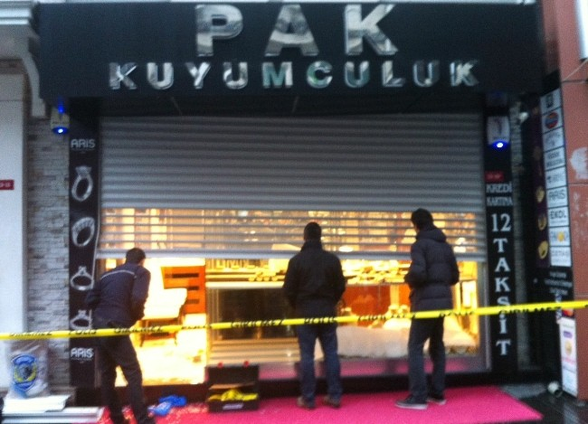 Eyüp\'te Kuyumcu Soygunu