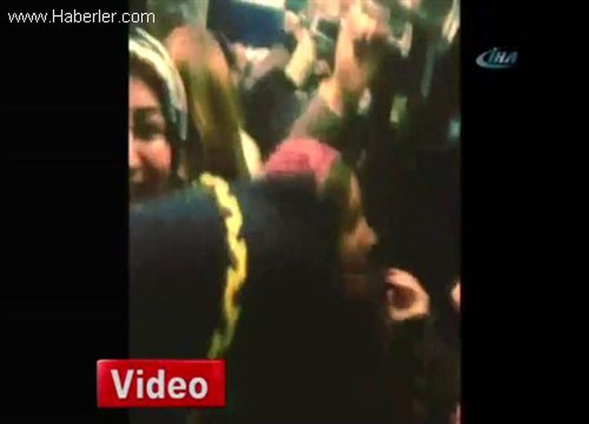 Fenerbahçeli Kadınlar Metrobüste Coştu