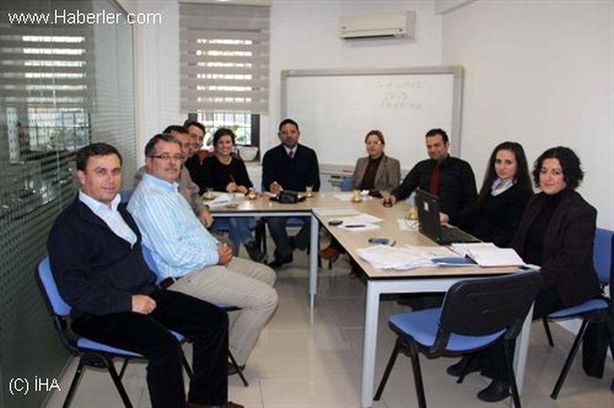 Çal\'da Kaleseramik Fabrikalarına 26 Engelli Personel Alındı