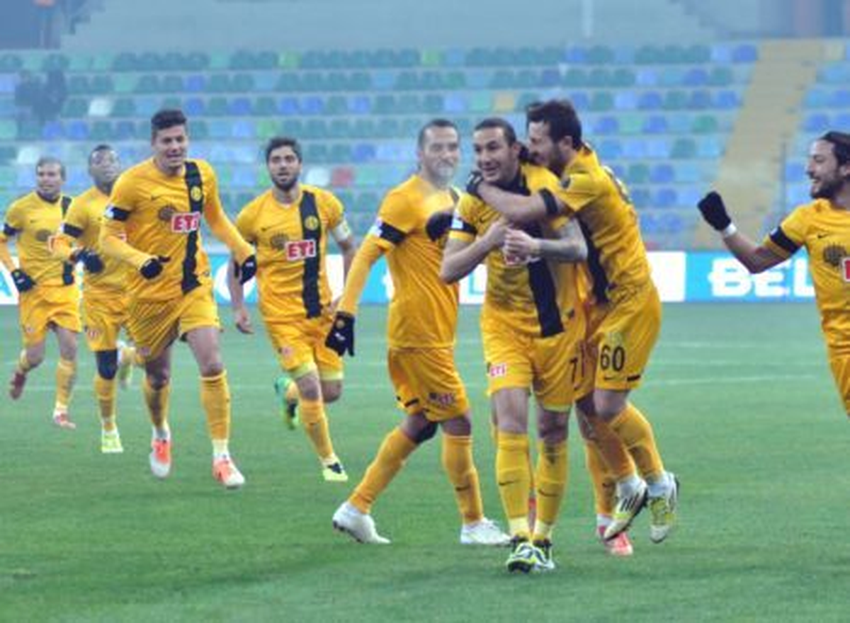 Kayserispor - Eskişehirspor Maçı 0-0 Devam Ediyor