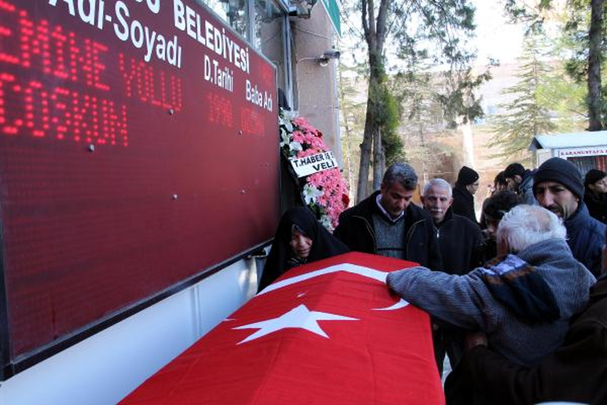 Kaza Kurbanı Öğretmen Toprağa Verildi