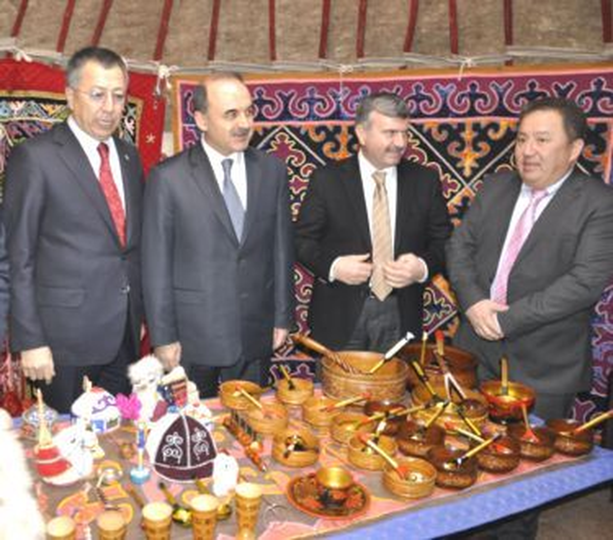 Kazakistan Büyükelçisi Tüymebayev\'den Akyürek\'e Ziyaret