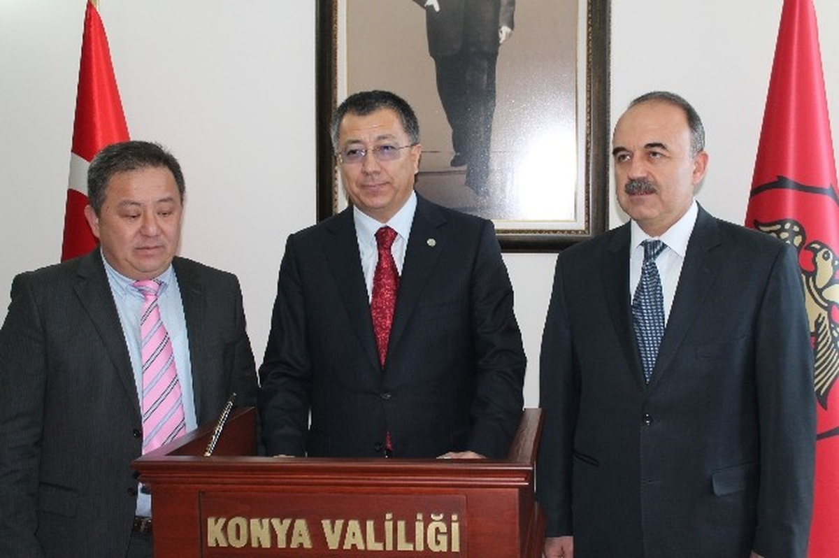 Kazakistan Büyükelçisi Tüymebayev\'den Vali Erol\'a Ziyaret
