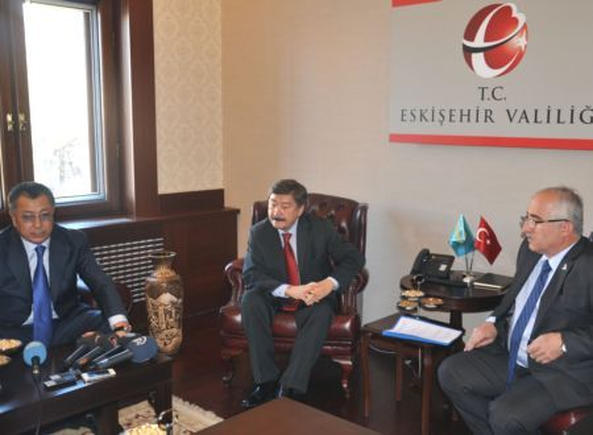 Kazakistan Heyetinden Büyükerşen\'e Ziyaret