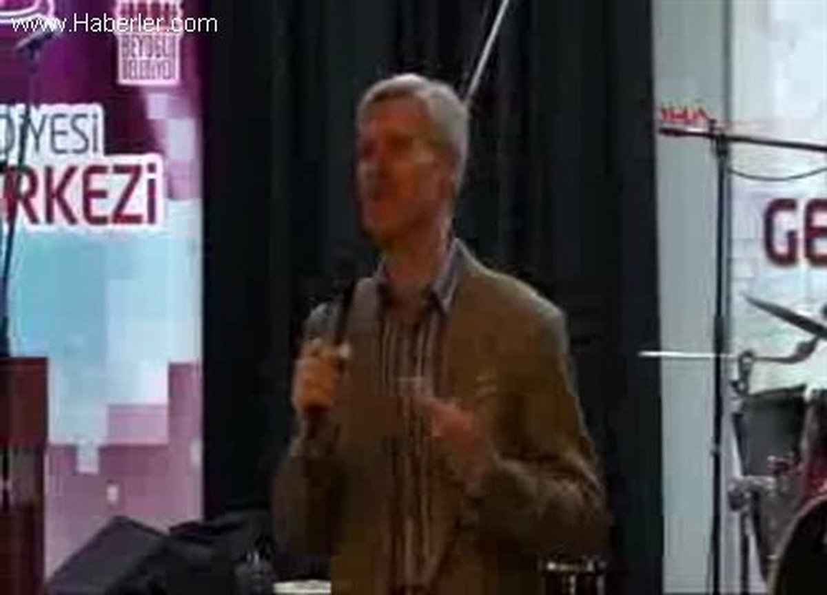 * Kuzey Amerika\'ya Yüzyıllar Önce Sığınan Fransız Göçmenlerinin Atası Cajunların Etnik Müziğini...