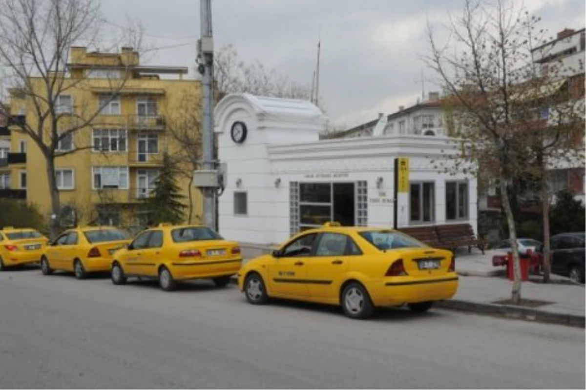 Mamak'ta Taksi Durakları Yenileniyor