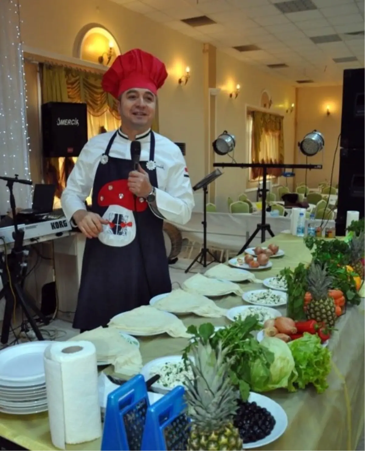 Oktay Usta Kırklareli\'de Çocuklar İçin Yemek Yaptı