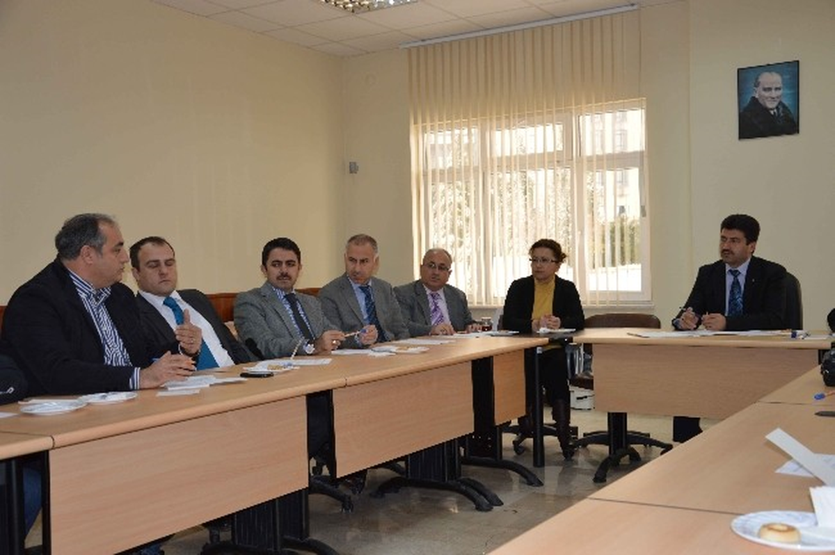 Sakarya\'da İş Dünyası ile Üniversite Öğrencilerini Buluşturma Toplantısı Yapıldı