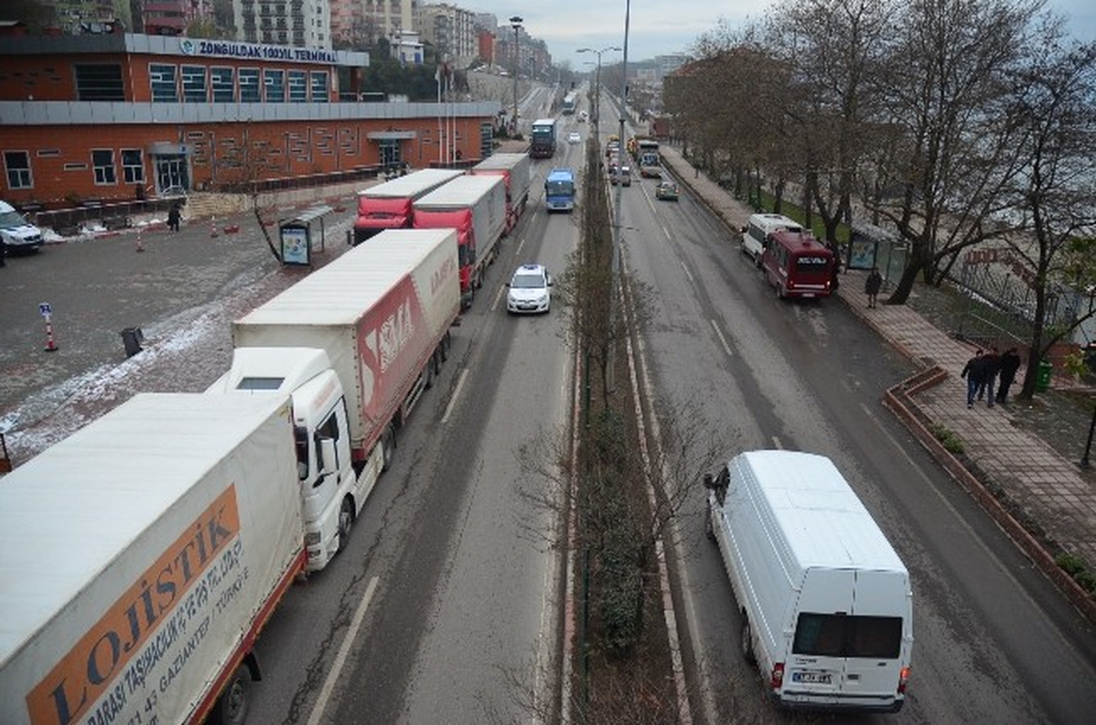 Tır Şoförlerinin "Narenciye" Çilesi