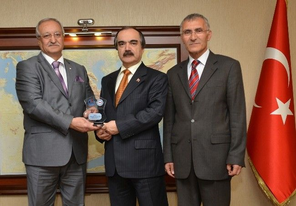 Vali Coş\'a Teşekkür Ziyareti