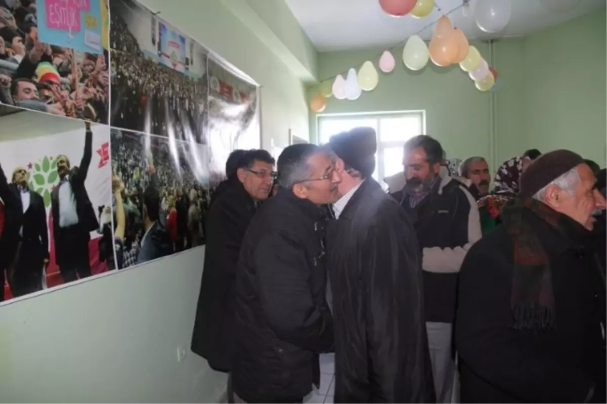 Varto'da Halkların Demokratik Partisi Açıldı