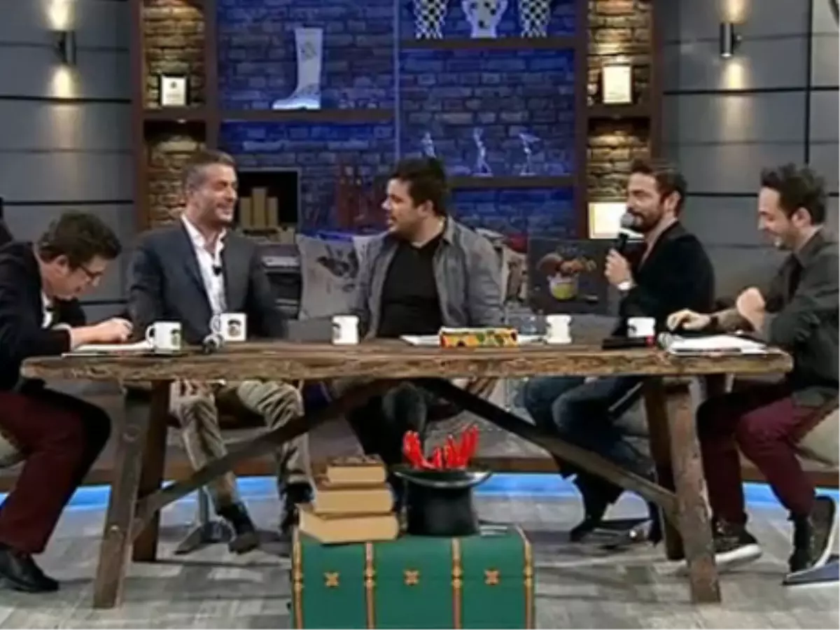 3 Adam'da 'Entarisi Dım Dım Yar'ın İngilizce Versiyonu