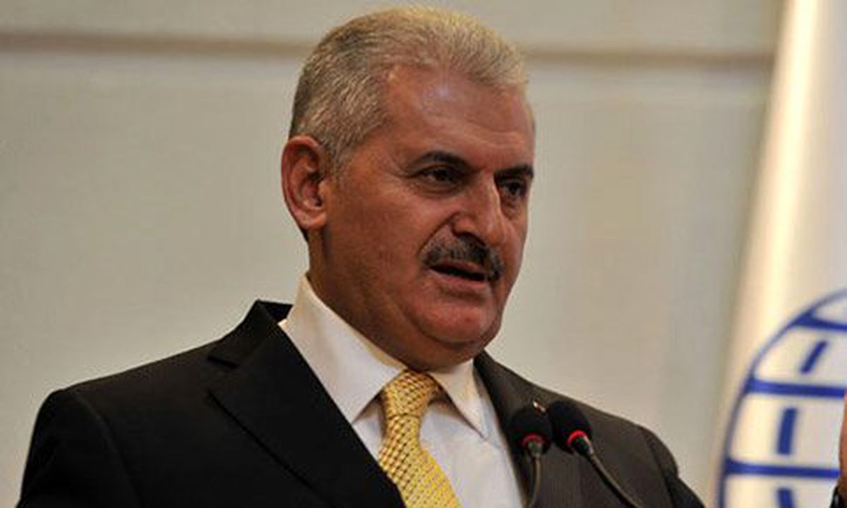 Bakan Yıldırım'ın Eşiyle Ayrı Yemek Yediği Fotoğraf