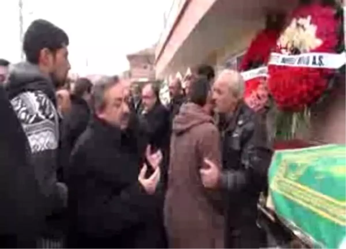 Başbakan Yardımcısı Atalay, Türk Metal Sendikası Genel Başkanı Kavlak\'ın Ablasının Cenazesine...