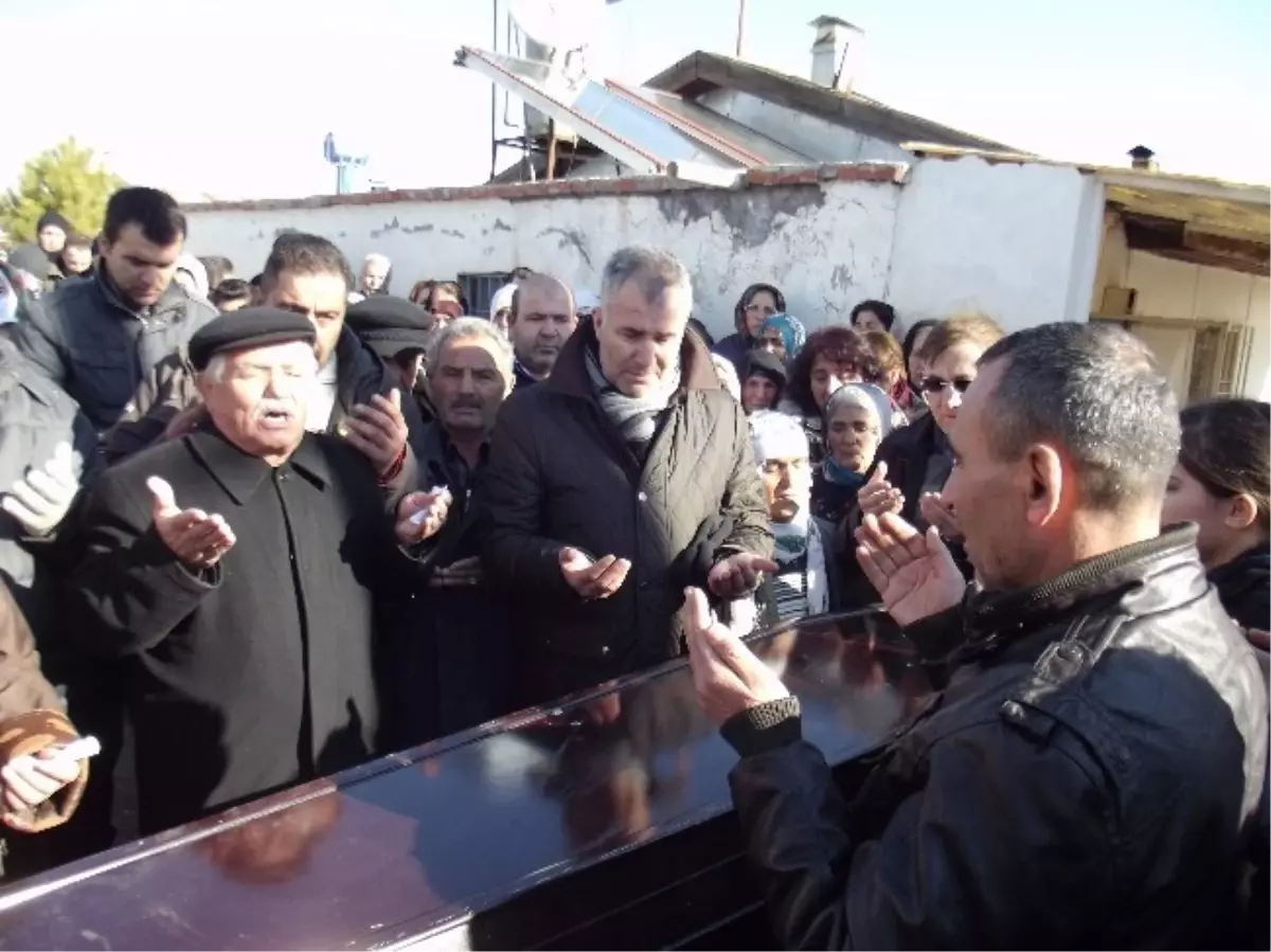 CHP Eski İlçe Başkanı Abbat Taştan, Gözyaşları Arasında Toprağa Verildi