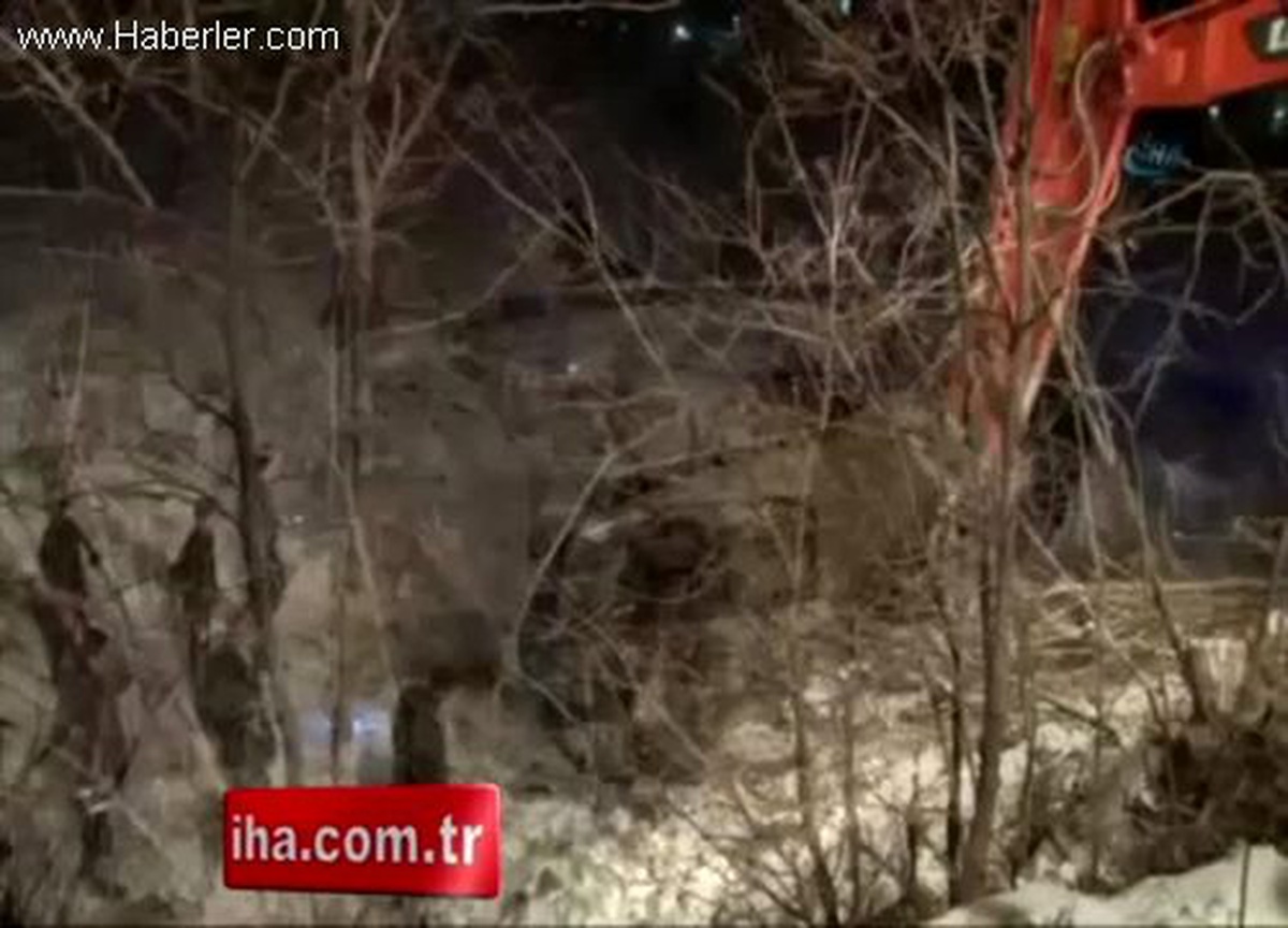 Gaziantep\'te İşçileri Taşıyan Servis Kaza Yaptı: 25 Yaralı