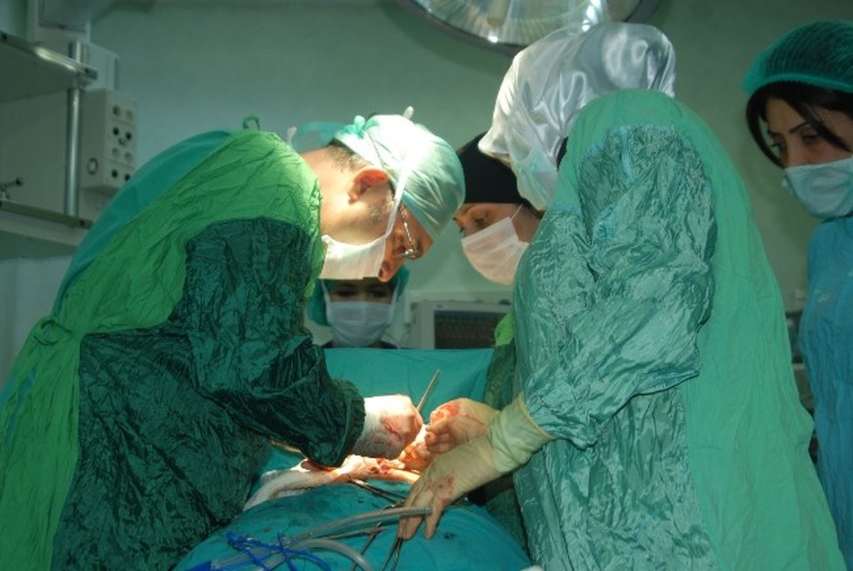 Genç Kızın Midesinden 2 Kilogram Kıl Yumağı Çıktı