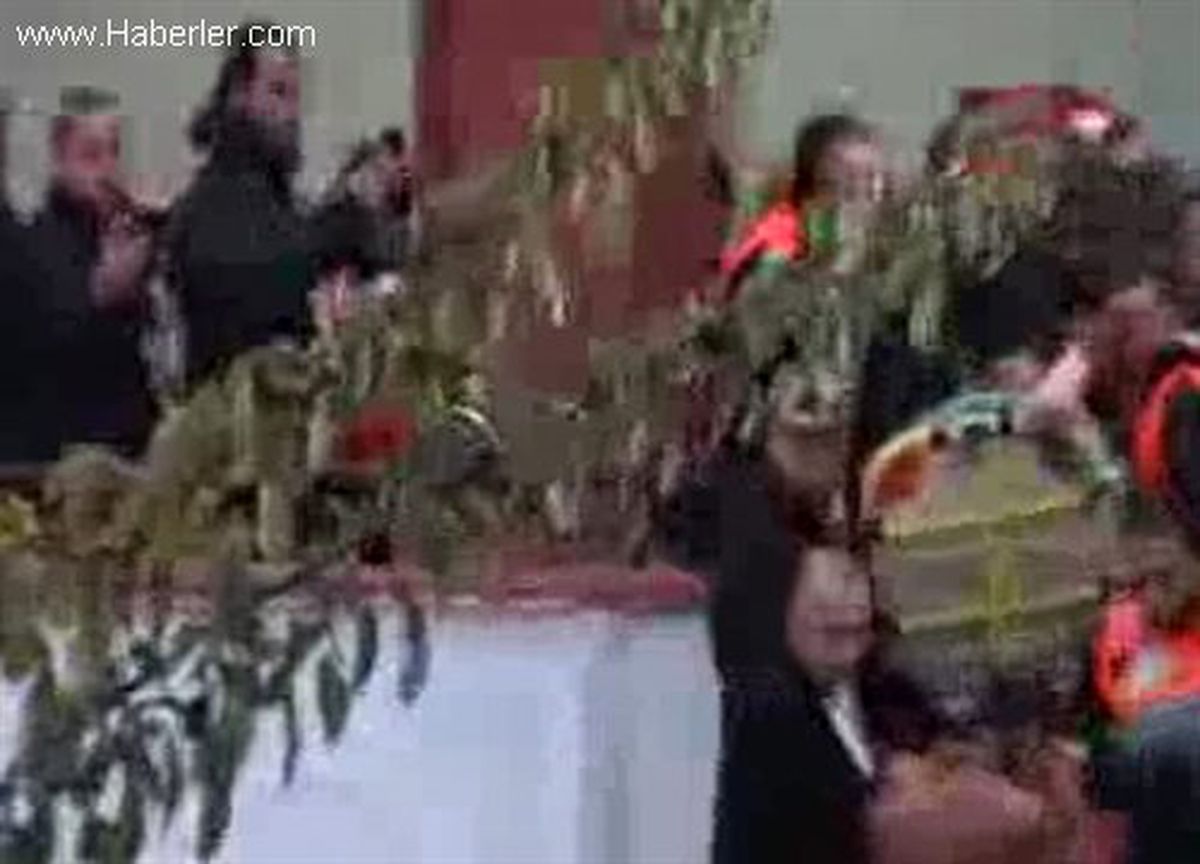 Gençlerbirliği Başkanı İlhan Cavcav Rahatsızlanarak Ambulansla Hastaneye Kaldırıldı