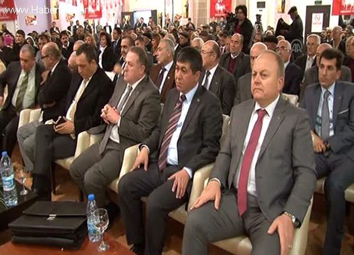 Gültekin Uysal: Milletin önceliklerini öne alarak siyaset yapmaya gayret gösteriyoruz" -