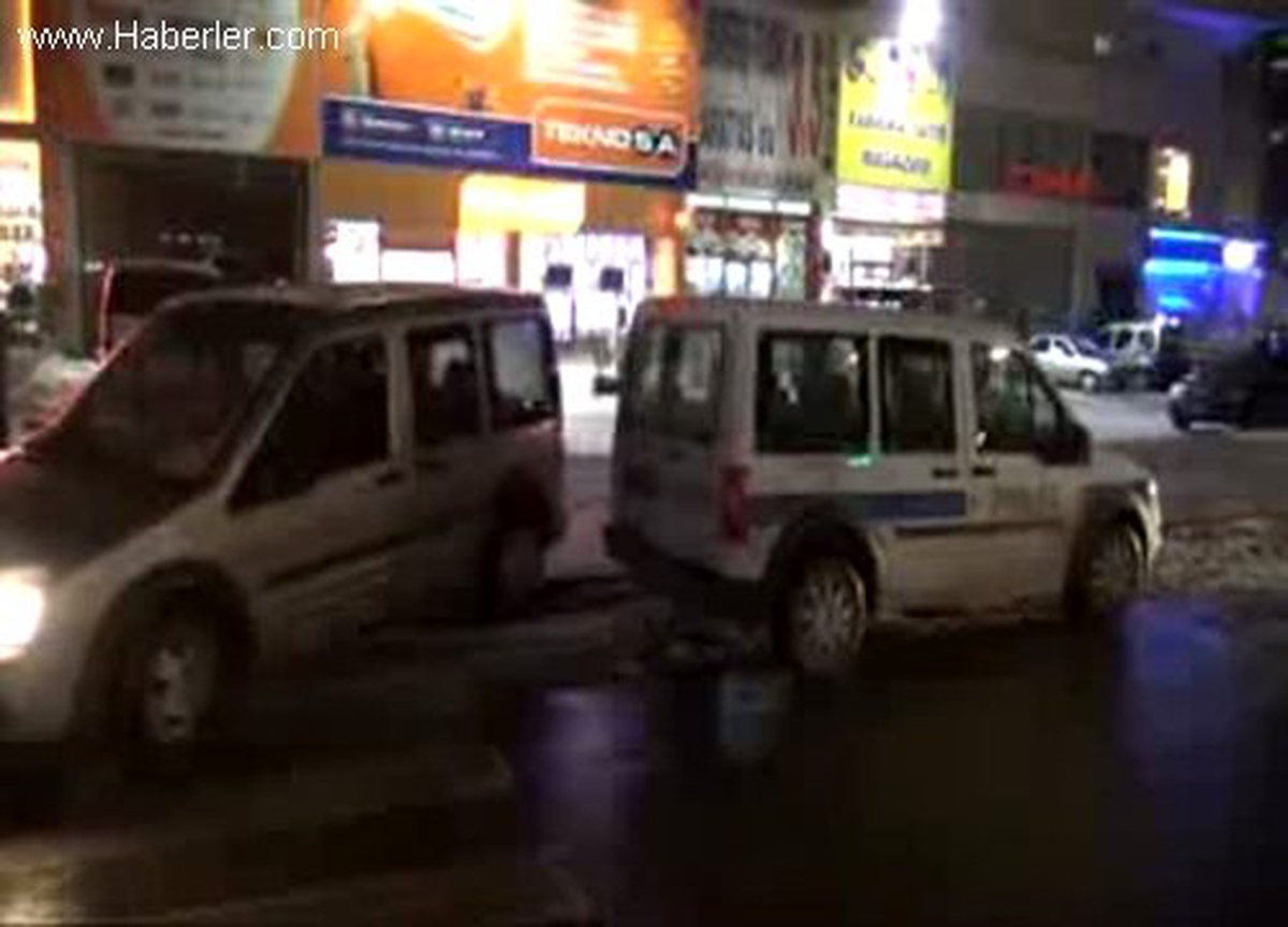 Hırsızlık Şüphelisi, Çalışanlara Tabanca Doğrultup Kaçtı