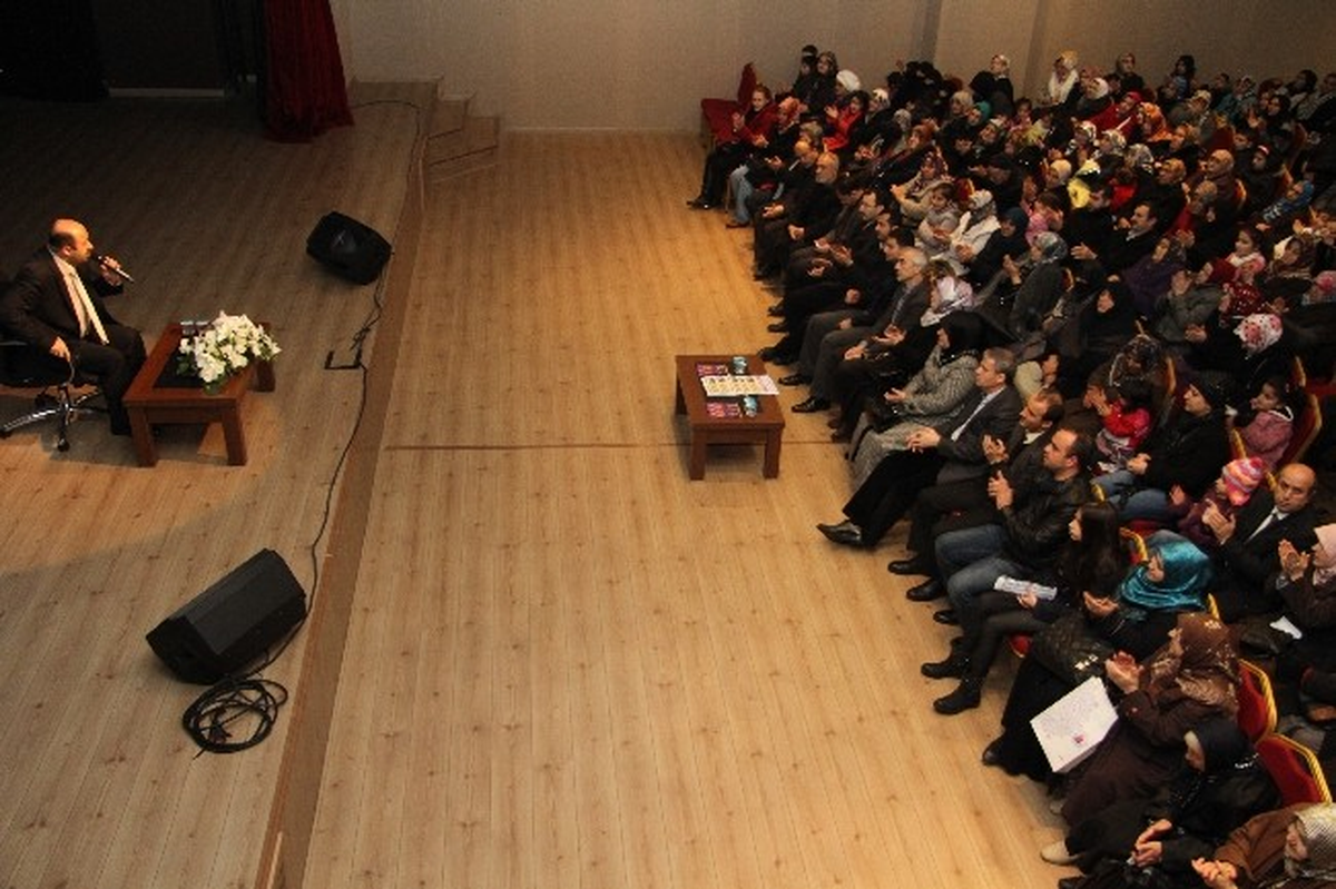 İlahiyatçı Yazar Ömer Döngeloğlu Kağıthanelilerle Buluştu